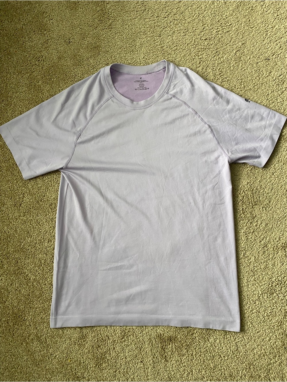 Men’s Fabletics Light Lavender Short-Sleeve T-Shirt — Medium
